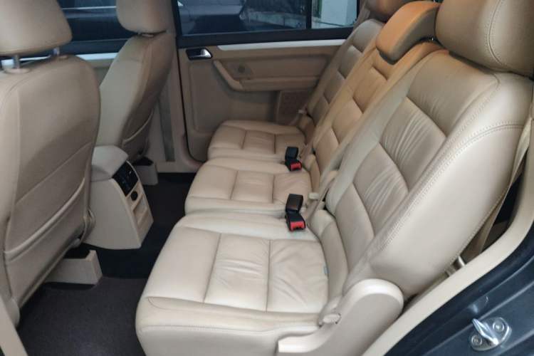 Used Volkswagen Touran 2011 1.4T DSG Zhiya Edition 5 Seats Left Rear Seat