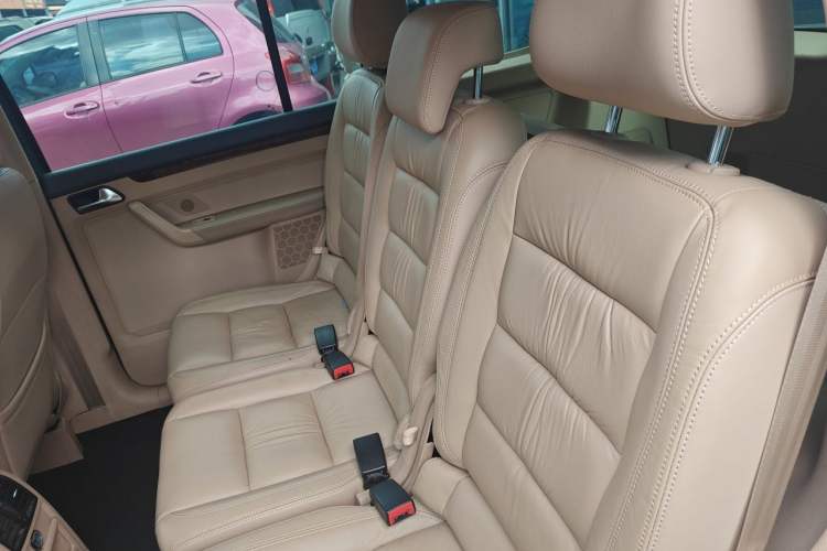 Used Volkswagen Touran 2011 1.4T DSG ZhiZhen Edition 5 Seats Left Rear Seat