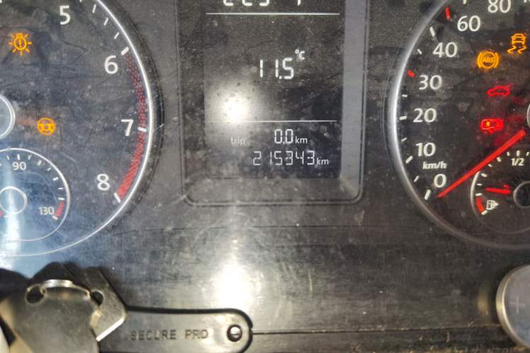 Used Volkswagen Touran 2011 1.4T DSG Zhiya Edition 5 Seats Odometer Close Up