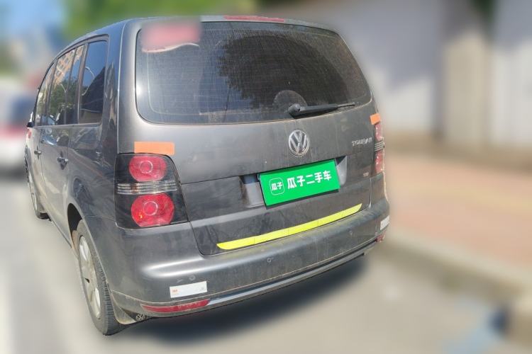 Used Volkswagen Touran 2011 1.4T Manual ZhiShang Edition 5-seater Rear