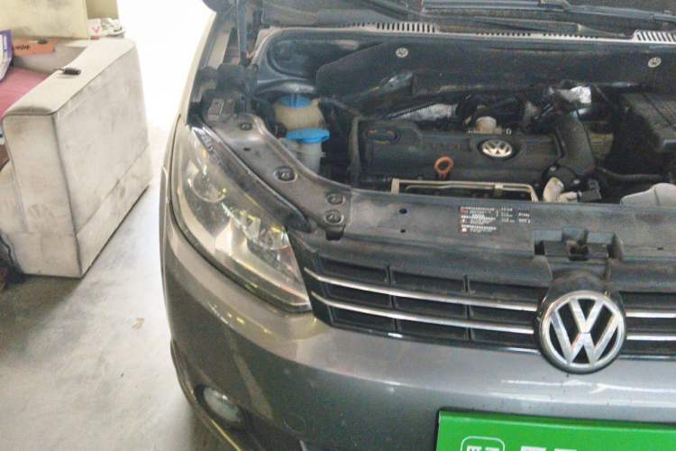 Used Volkswagen Touran 2011 1.4T DSG Zhiya Edition 5 Seats Right Front Headlight