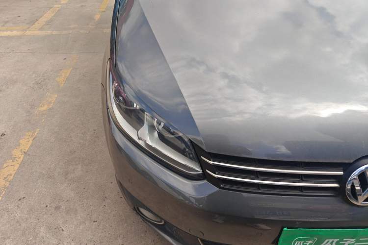 Used Volkswagen Touran 2011 1.4T DSG ZhiZhen Edition 5 Seats Right Front Headlight