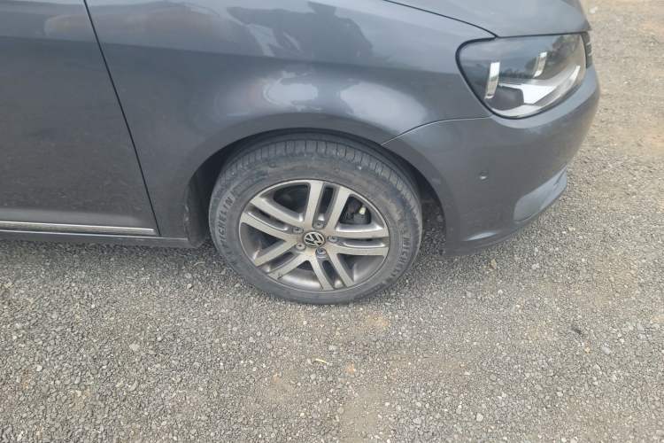 Used Volkswagen Touran 2011 1.4T DSG ZhiZhen Edition 7-Seater Right Front Wheel Hub