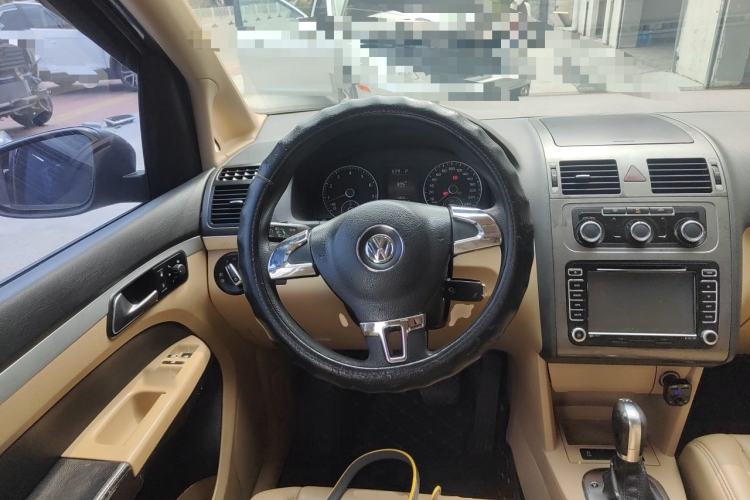 Used Volkswagen Touran 2011 1.4T DSG Zhiya Edition 5 Seats Steering Wheel