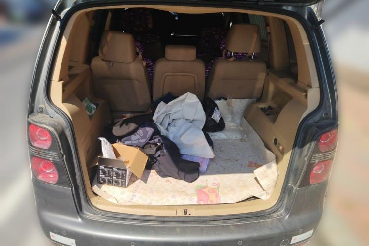 Used Volkswagen Touran 2011 1.4T Manual ZhiShang Edition 5-seater Trunk