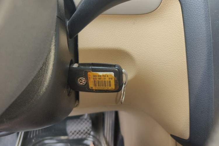 Used Volkswagen Touran 2011 1.4T DSG Zhiya Edition 5 Seats Vehicle Key