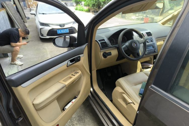 Used Volkswagen Touran 2011 1.4T Manual ZhiShang Edition 5-seater Driver Seat