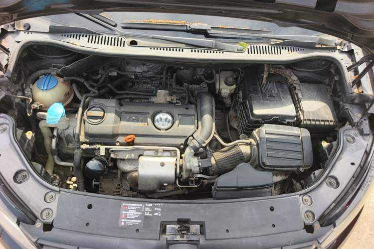 Used Volkswagen Touran 2011 1.4T DSG ZhiZhen Edition 5 Seats Engine Bay
