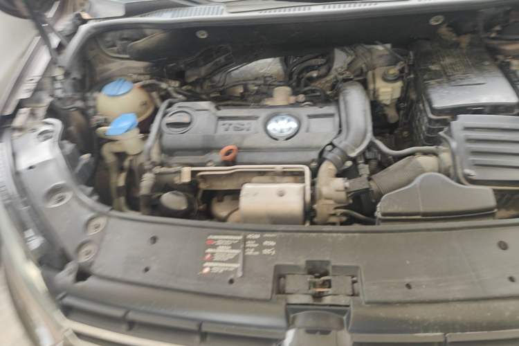Used Volkswagen Touran 2011 1.4T DSG Zhiya Edition 5 Seats Engine Bay