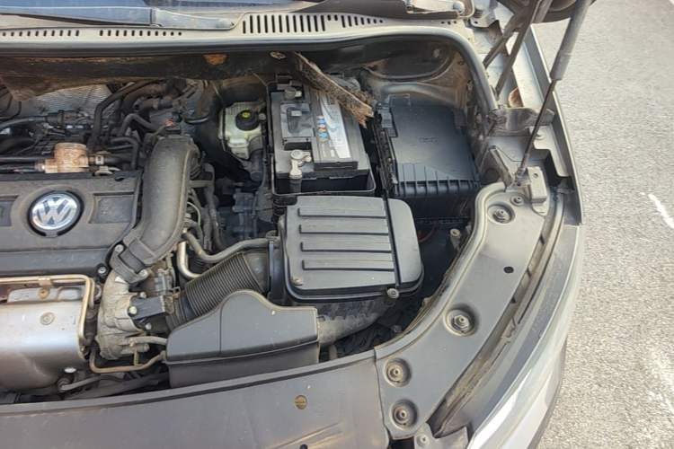 Used Volkswagen Touran 2011 1.4T DSG Zhiya Edition 5 Seats Engine Bay Left