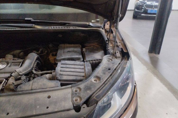Used Volkswagen Touran 2011 1.4T DSG ZhiZhen Edition 7-Seater Engine Bay Left