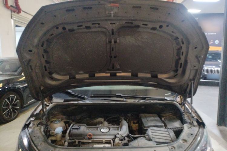 Used Volkswagen Touran 2011 1.4T DSG ZhiZhen Edition 7-Seater Engine Bay