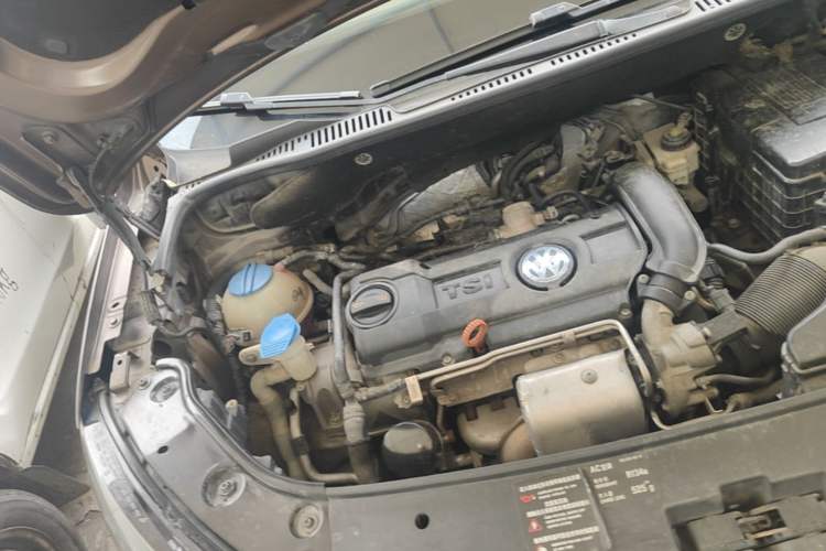 Used Volkswagen Touran 2011 1.4T DSG Zhiya Edition 5 Seats Engine Bay Right