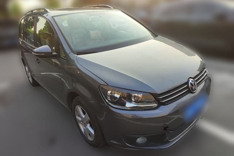Used Volkswagen Touran 2011 1.4T DSG Zhiya Edition 5 Seats Front Right 45 Deg