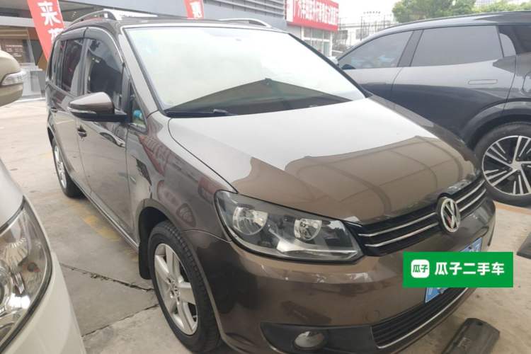 Used Volkswagen Touran 2011 1.4T DSG Zhiya Edition 5 Seats Front Right 45 Deg