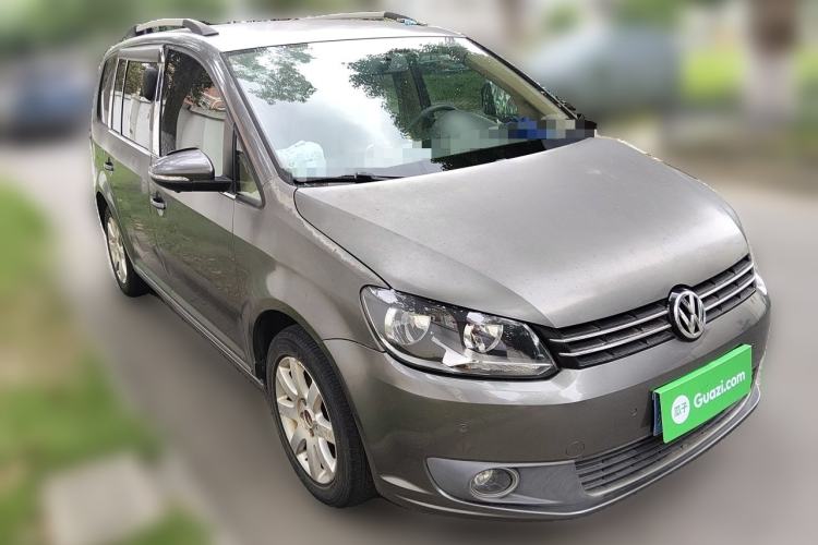Used Volkswagen Touran 2011 1.4T Manual ZhiShang Edition 5-seater Front Right 45 Deg