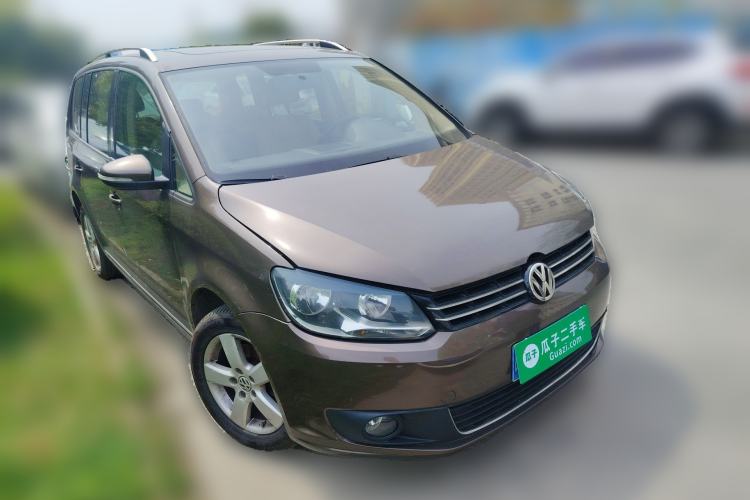 Used Volkswagen Touran 2011 1.4T DSG Zhiya Edition 5 Seats Front Right 45 Deg