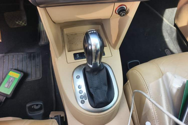 Used Volkswagen Touran 2011 1.4T DSG ZhiZhen Edition 5 Seats Gear Lever