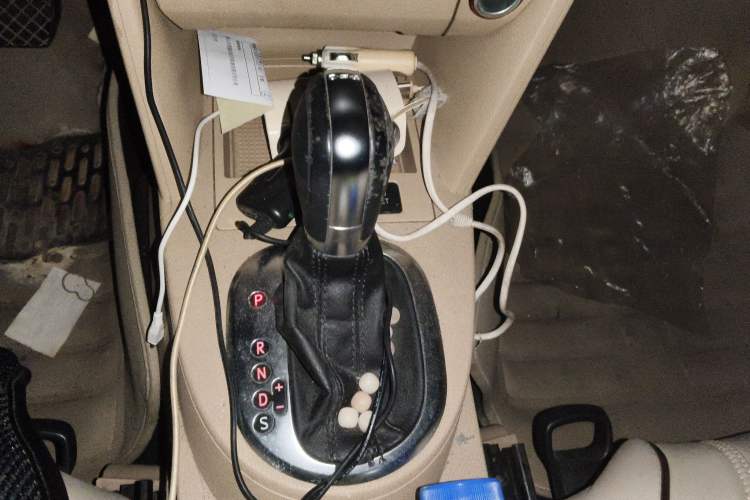 Used Volkswagen Touran 2011 1.4T DSG Zhiya Edition 5 Seats Gear Lever