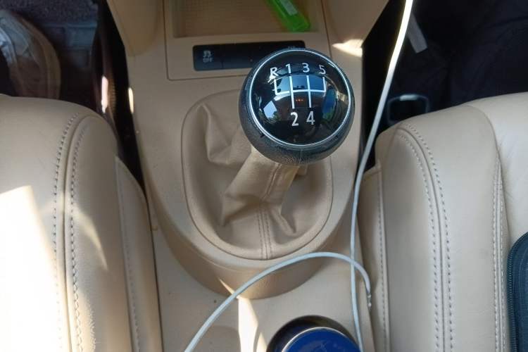 Used Volkswagen Touran 2011 1.4T Manual Zhiya Edition 5 Seats Gear Lever