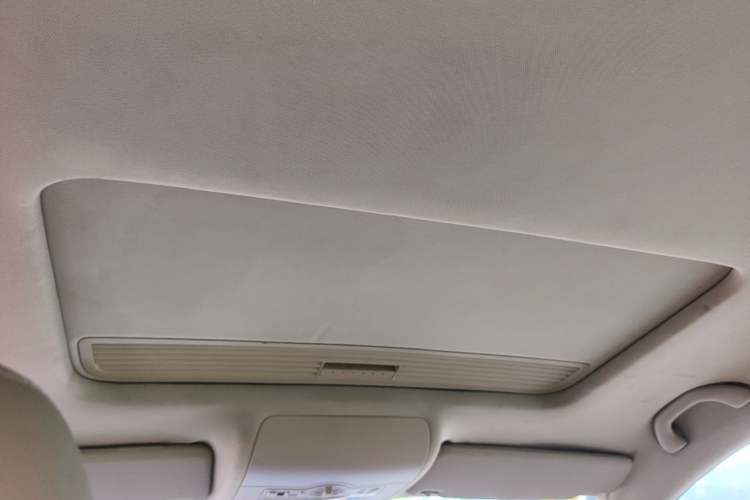 Used Volkswagen Touran 2011 1.4T DSG ZhiZhen Edition 5 Seats Headliner