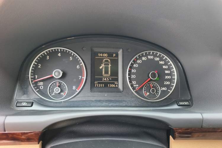 Used Volkswagen Touran 2011 1.4T DSG ZhiZhen Edition 5 Seats Instrument Cluster