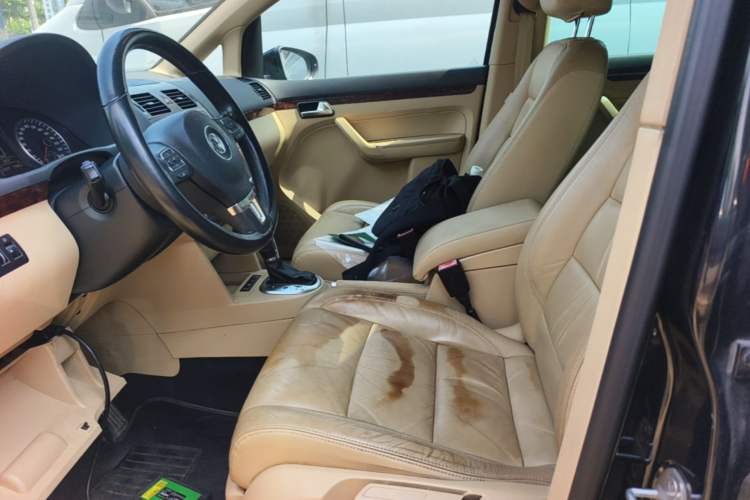 Used Volkswagen Touran 2011 1.4T DSG ZhiZhen Edition 5 Seats Left Front Seat