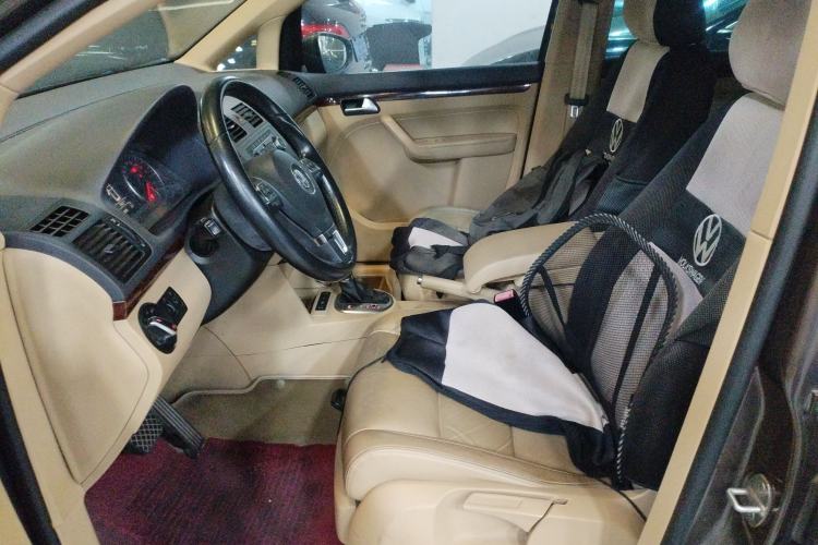 Used Volkswagen Touran 2011 1.4T DSG ZhiZhen Edition 7-Seater Left Front Seat