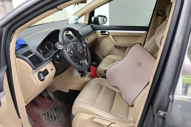 Used Volkswagen Touran 2011 1.4T Manual ZhiShang Edition 5-seater Left Front Seat