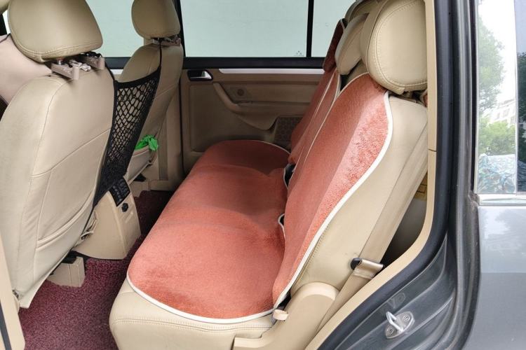 Used Volkswagen Touran 2011 1.4T Manual ZhiShang Edition 5-seater Left Rear Seat