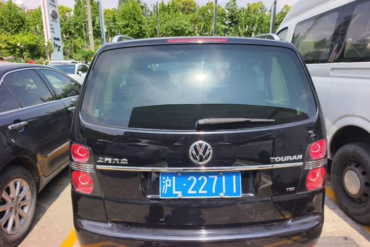 Used Volkswagen Touran 2011 1.4T DSG ZhiZhen Edition 5 Seats Rear