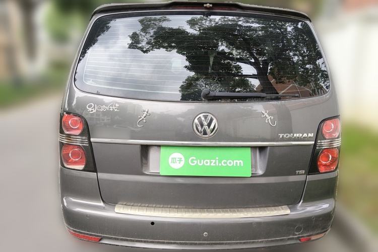 Used Volkswagen Touran 2011 1.4T Manual ZhiShang Edition 5-seater Rear