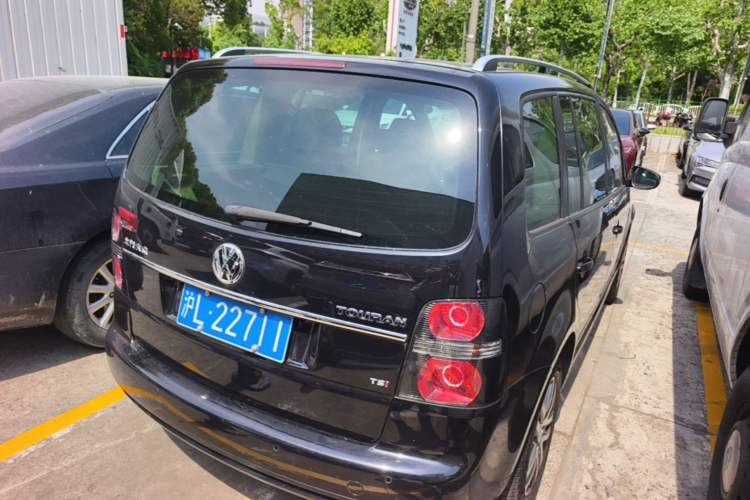 Used Volkswagen Touran 2011 1.4T DSG ZhiZhen Edition 5 Seats Rear Right 45 Deg