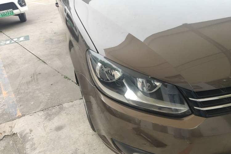 Used Volkswagen Touran 2011 1.4T DSG Zhiya Edition 5 Seats Right Front Headlight