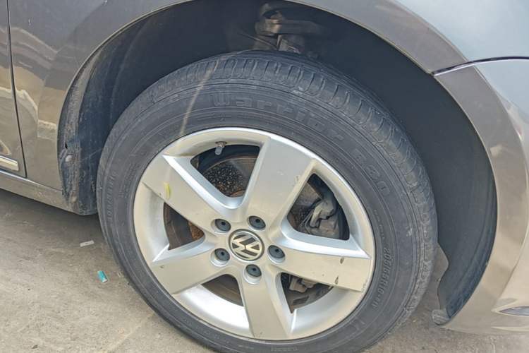 Used Volkswagen Touran 2011 1.4T DSG Zhiya Edition 5 Seats Right Front Wheel Hub