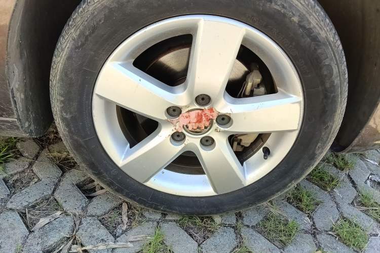 Used Volkswagen Touran 2011 1.4T Manual Zhiya Edition 5 Seats Right Front Wheel Hub