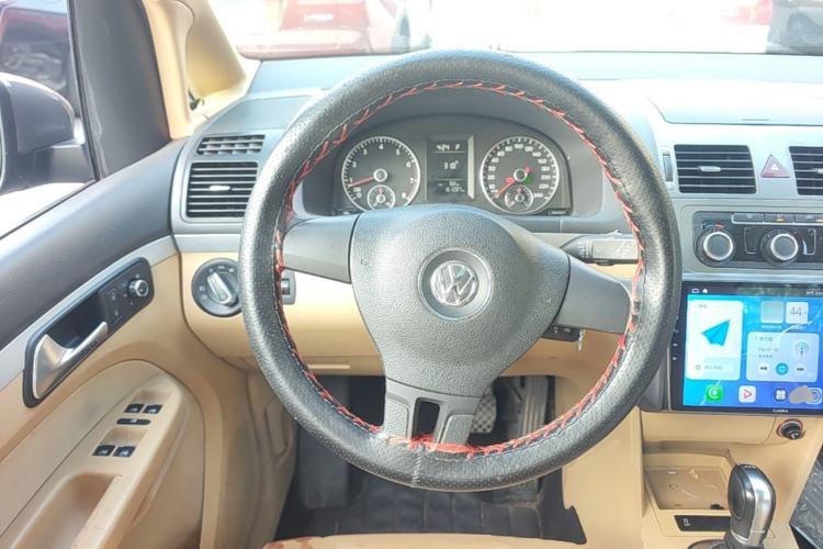 Used Volkswagen Touran 2011 1.4T DSG Zhiya Edition 5 Seats Steering Wheel