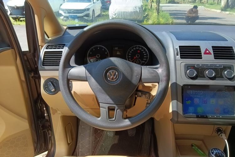Used Volkswagen Touran 2011 1.4T Manual Zhiya Edition 5 Seats Steering Wheel