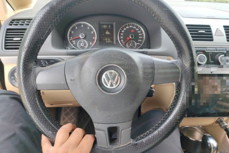 Used Volkswagen Touran 2011 1.4T DSG Zhiya Edition 5 Seats Steering Wheel