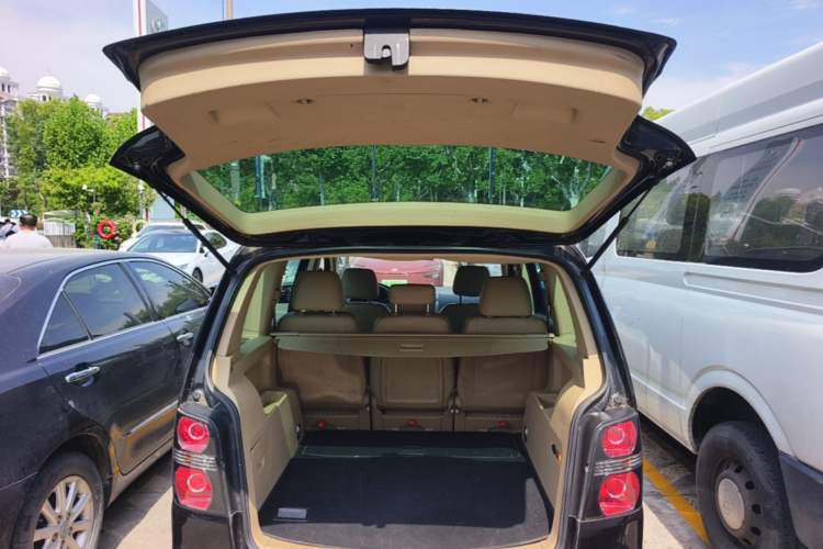 Used Volkswagen Touran 2011 1.4T DSG ZhiZhen Edition 5 Seats Trunk