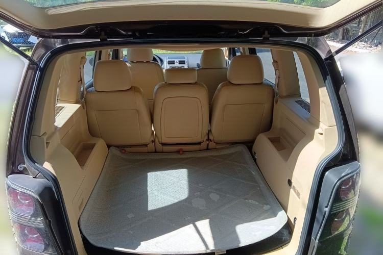 Used Volkswagen Touran 2011 1.4T Manual Zhiya Edition 5 Seats Trunk