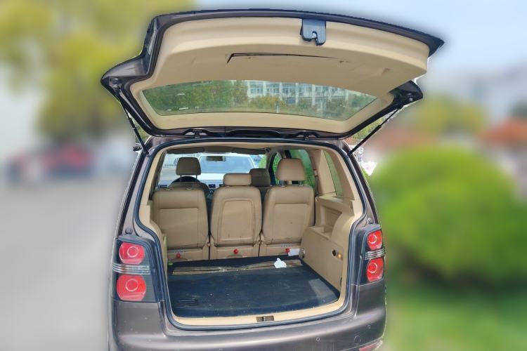 Used Volkswagen Touran 2011 1.4T DSG Zhiya Edition 5 Seats Trunk