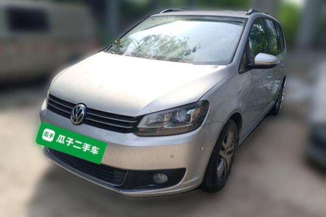 Ojetý Volkswagen Touran 2011 1.4T DSG ZhiZhen Edition 5 Seats