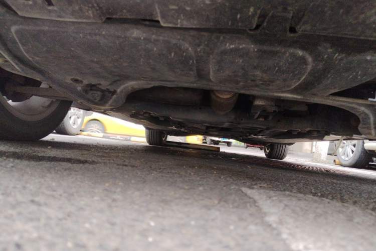 Used Volkswagen Touran 2011 1.4T Manual ZhiShang Edition 5-seater Chassis Front