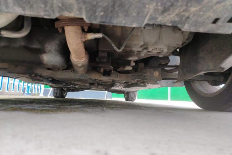 Used Volkswagen Touran 2011 1.4T Manual ZhiShang Edition 5-seater Chassis Front