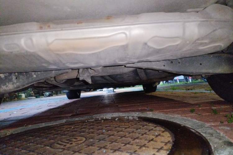 Used Volkswagen Touran 2011 1.4T Manual ZhiShang Edition 5-seater Chassis Rear