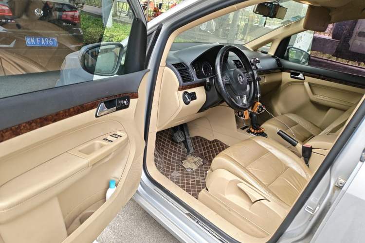 Used Volkswagen Touran 2011 1.4T DSG ZhiZhen Edition 5 Seats Driver Seat