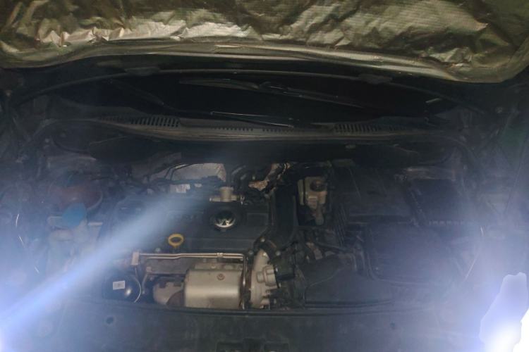 Used Volkswagen Touran 2011 1.4T DSG Zhiya Edition 5 Seats Engine Bay