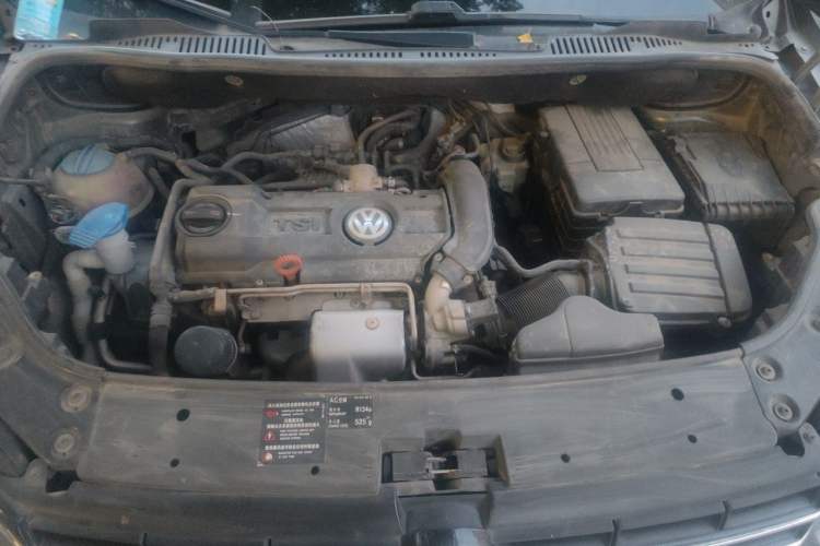 Used Volkswagen Touran 2011 1.4T DSG Zhiya Edition 5 Seats Engine Bay