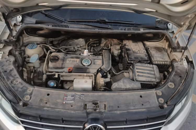 Used Volkswagen Touran 2011 1.4T DSG Zhiya Edition 5 Seats Engine Bay